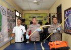 Polres-Pelabuhan-Tanjungperak-Amankan-4-Remaja-Bersajam-dan-Busur-Panah-Diduga-Untuk-Tawuran