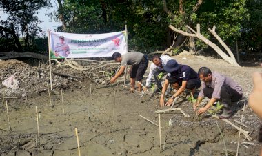 Cegah-Abrasi,-Humas-Polresta-Sidoarjo-Tanam-Mangrove-di-Kawasan-Pesisir