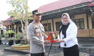 Polres-Sampang-Terima-Penghargaan-Dari-TRC-Perlindungan-Perempuan-dan-Anak-Indonesia