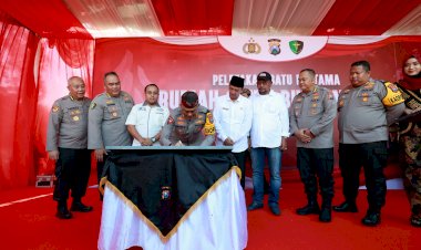 *Kapolda-Jatim-Letakan-Batu-Pertama-Pembangunan-Rumah-Sakit-Bhayangkara-di-Pamekasan*