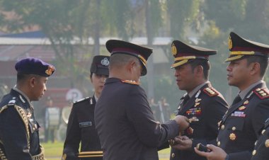 Kapolresta-Sidoarjo-Dapatkan-Pin-Emas-Kapolri-di-Hari-Lahir-Pancasila