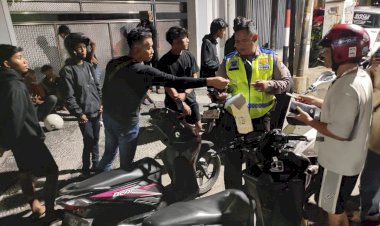 *Polisi-Amankan-67-Motor-Tidak-Sesuai-Spektek-Diduga-Untuk-Balap-Liar-di-Surabaya*