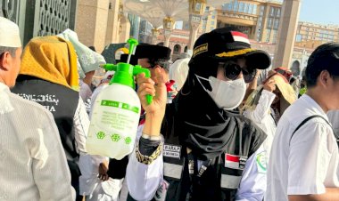 Kisah-Polwan-Bantu-Jemaah-Haji-saat-Cuaca-Panas-di-Arab-Saudi