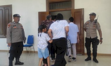 Polisi-Sidoarjo-Wujudkan-Rasa-Aman-Ibadah-di-Gereja