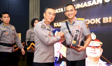 Irjen-Sandi-Pimpin-Sertijab-PJU-Baru-Humas-Polri