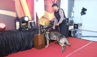 Polres-Kediri-Sterilisasi-Lokasi-Rapat-Pleno-Terbuka-Rekapitulasi-Hitung-Suara-Pilkada-2024