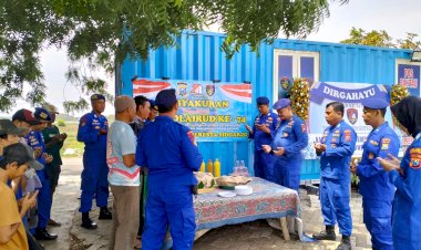 Satpolairud-Polresta-Sidoarjo-Peringati-HUT-Ke-74-bersama-Nelayan