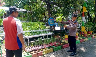 Polisi-Motivasi-Warga-MCG-Antusias-Kembangkan-Sayuran-Hidroponik