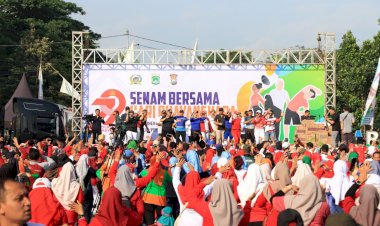 Ribuan-Warga-Meriahkan-Olahraga-Bersama-Hari-Bhayangkara-ke---79-di-Stadion-Kanjuruhan-Malang
