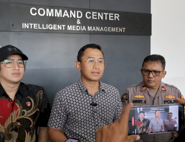 Polrestabes Surabaya Amankan Dua Orang Terduga Pencuri Puluhan Lampu Kota Lama